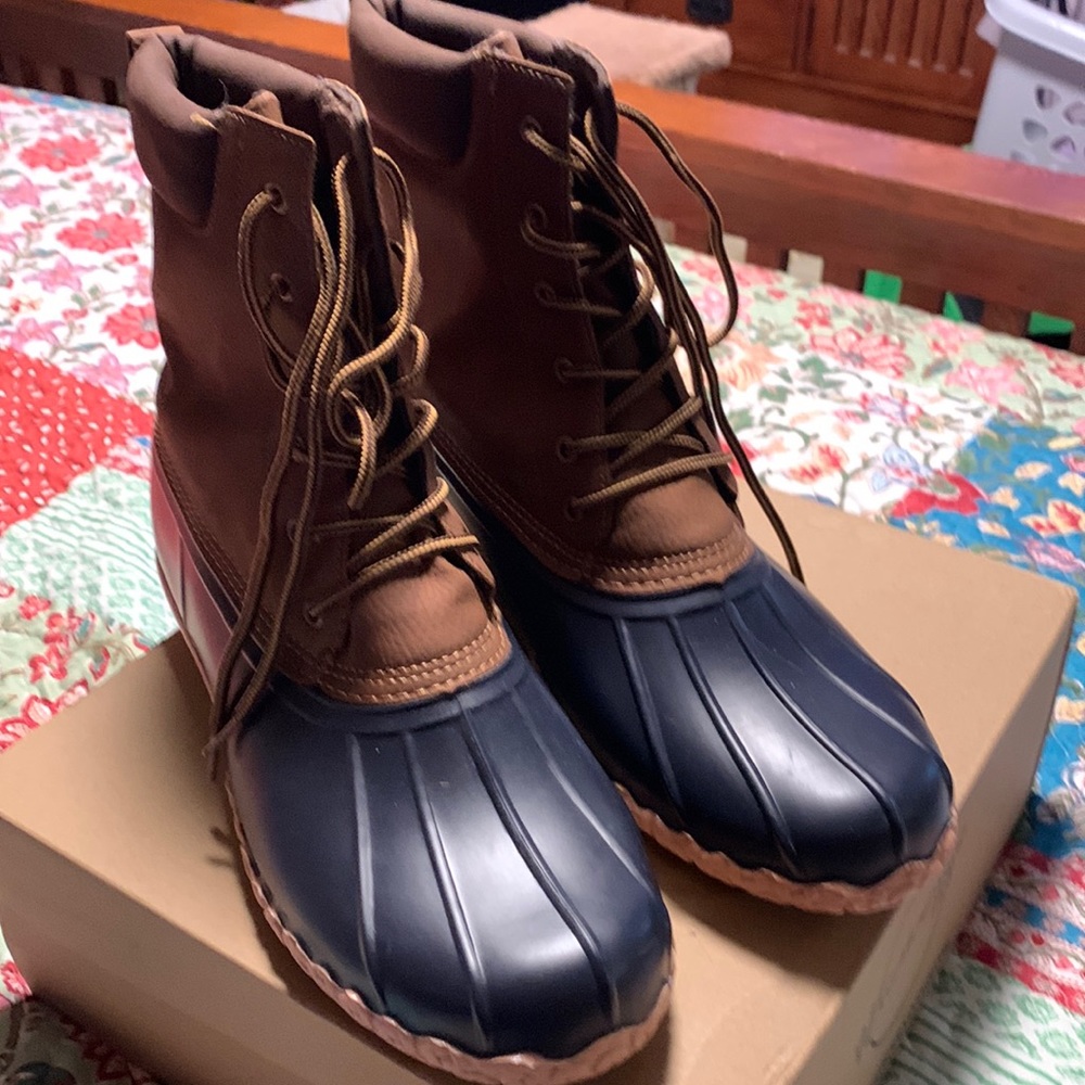 Duck boots